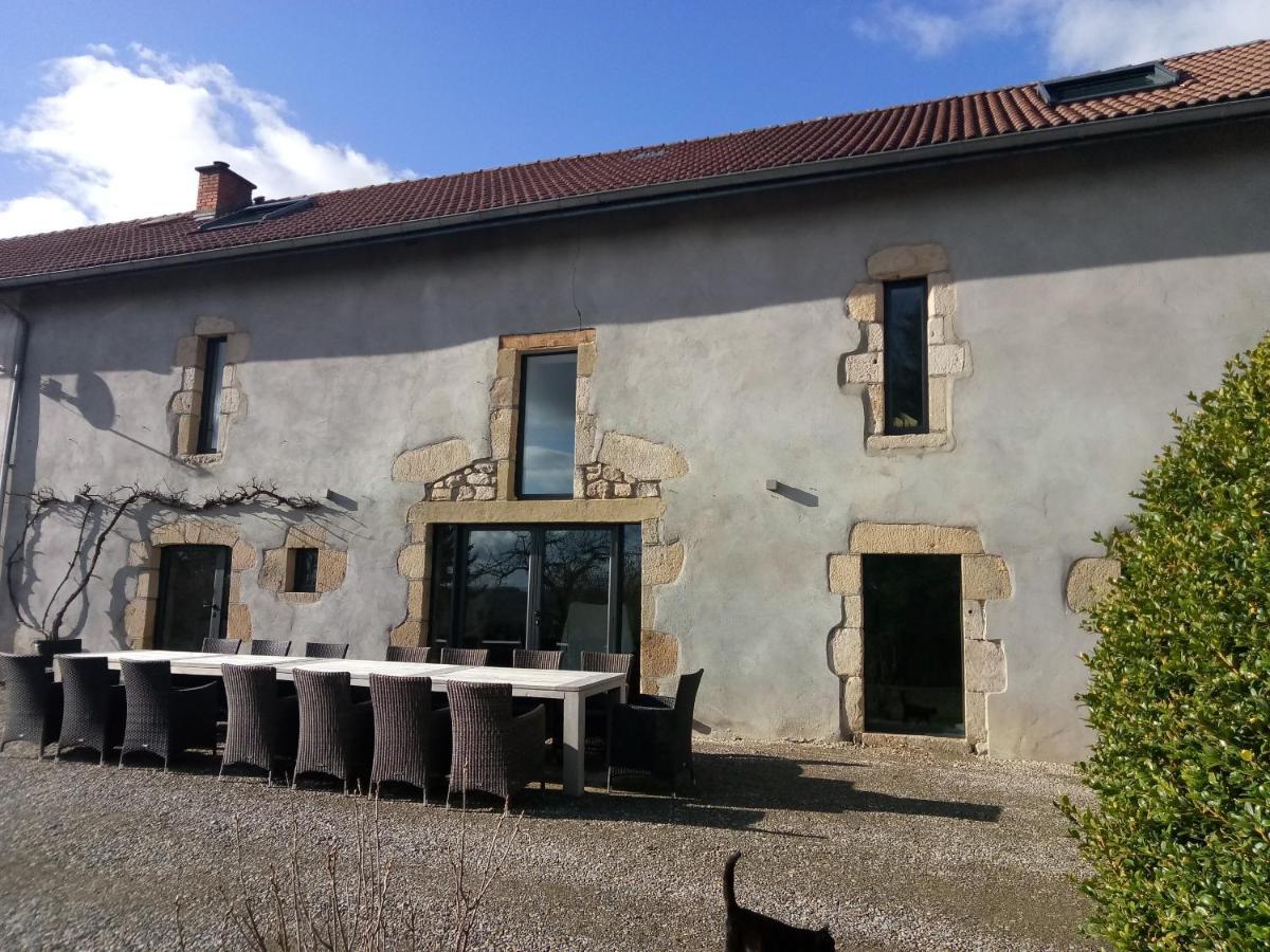 Chambres D'Hotes Quatre Mains Saint-Priest-des-Champs Exterior foto